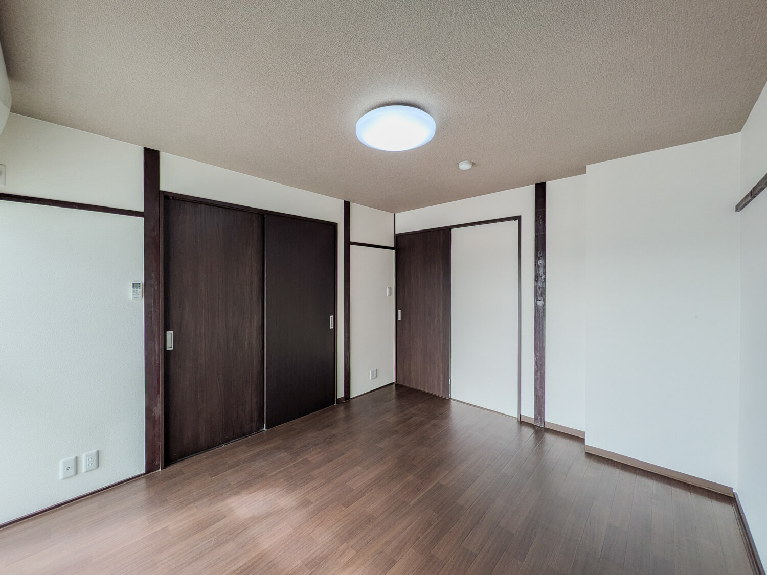 ダイノックシート貼りで傷も綺麗にリペアを👩‍🎨